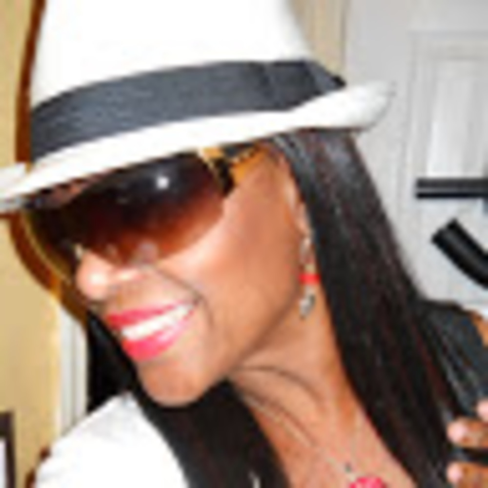 Meet your Posher, Carline